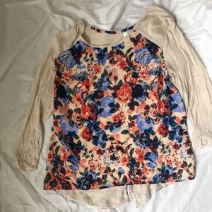 ‼️SOLD‼️ Floral Shirt! Super cute